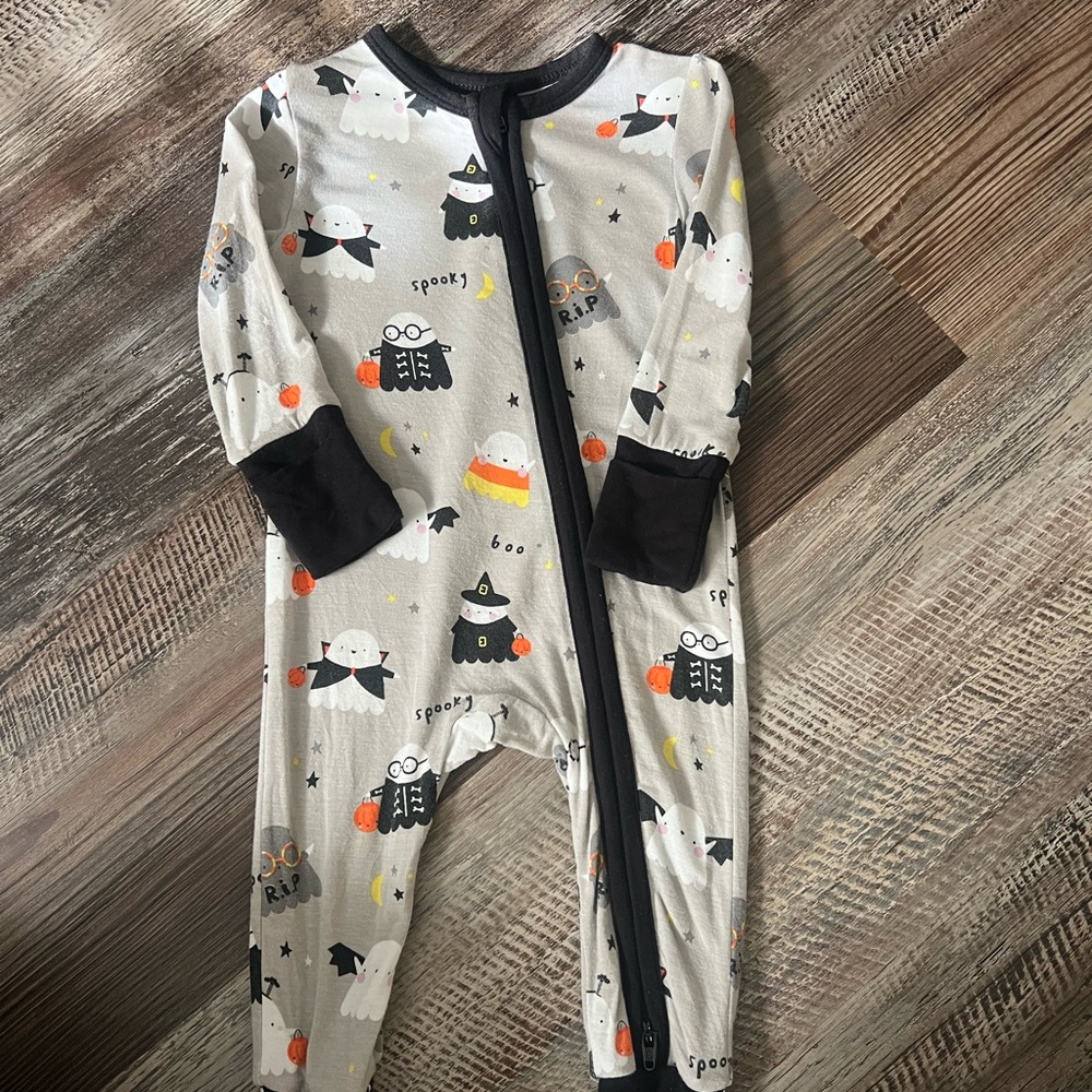 BAMBOO Halloween Kids Footie - Black and White